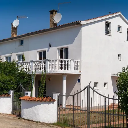 Apartments Oliva Porec Exterior photo