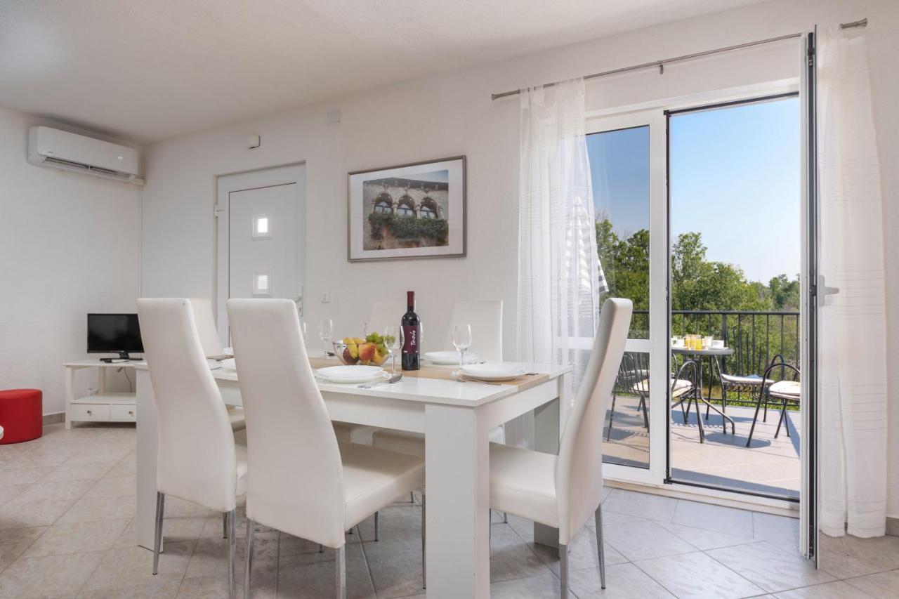 Oliva Apartment *